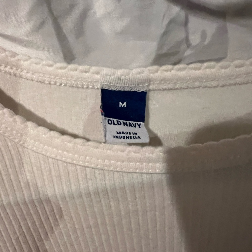 Old Navy Off-White Ribbed Top - Picture 2 of 3